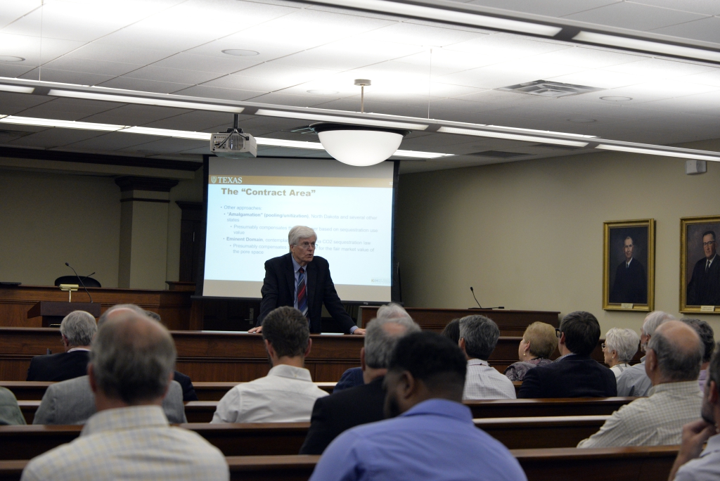 Professor Owen Anderson delivers Liskow & Lewis lecture in the Robinson Courtroom